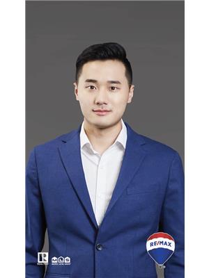 CHRIS LEE
