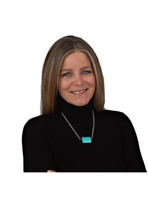 Agent Melannie Vockeroth