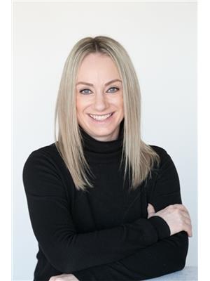 Angela J Dinnell