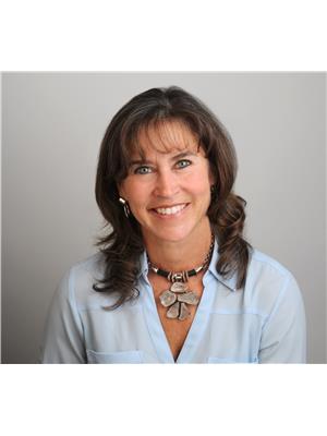 Elaine Dube