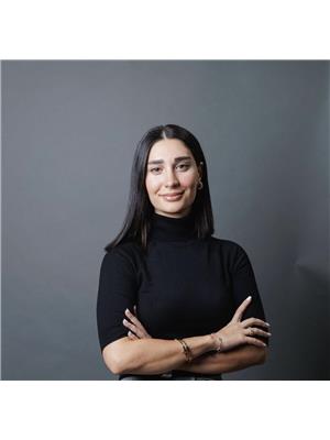 FARNAZ ASADI