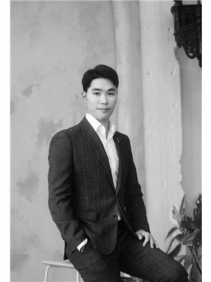 EVAN JIHYUN EOM