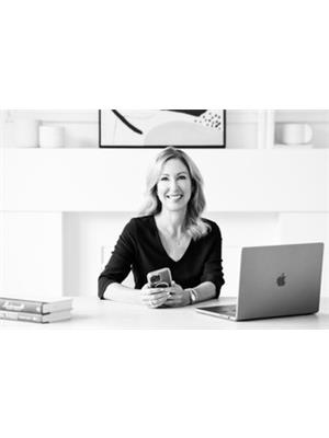 JULIE AMBACHTSHEER