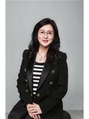Flora Yang