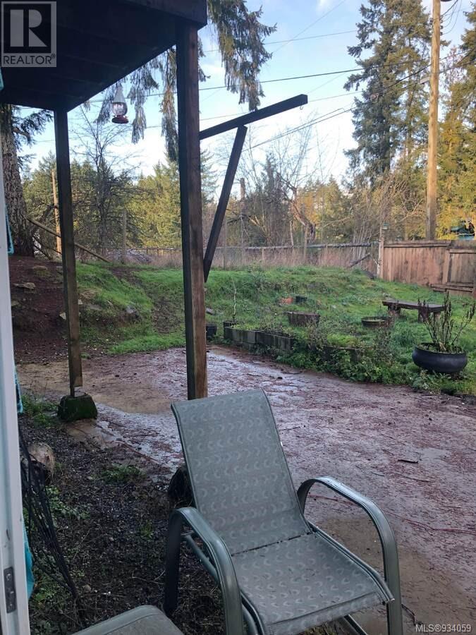 Photo 9 of 1586 Mckibbon Rd N, Errington BC