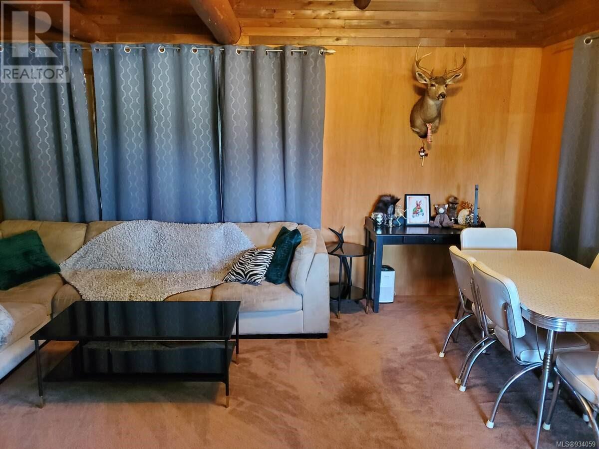 Photo 16 of 1586 Mckibbon Rd N, Errington BC