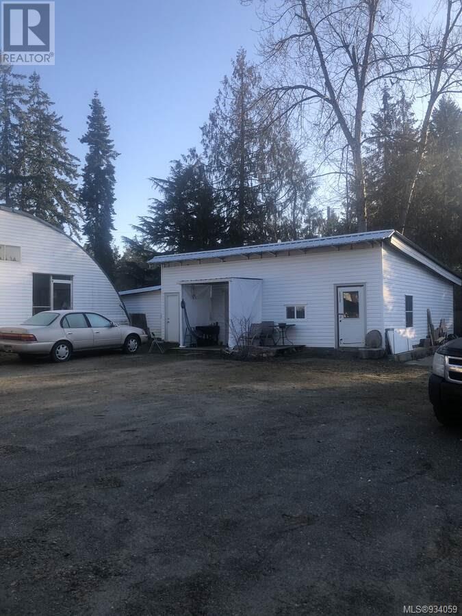 Photo 44 of 1586 Mckibbon Rd N, Errington BC