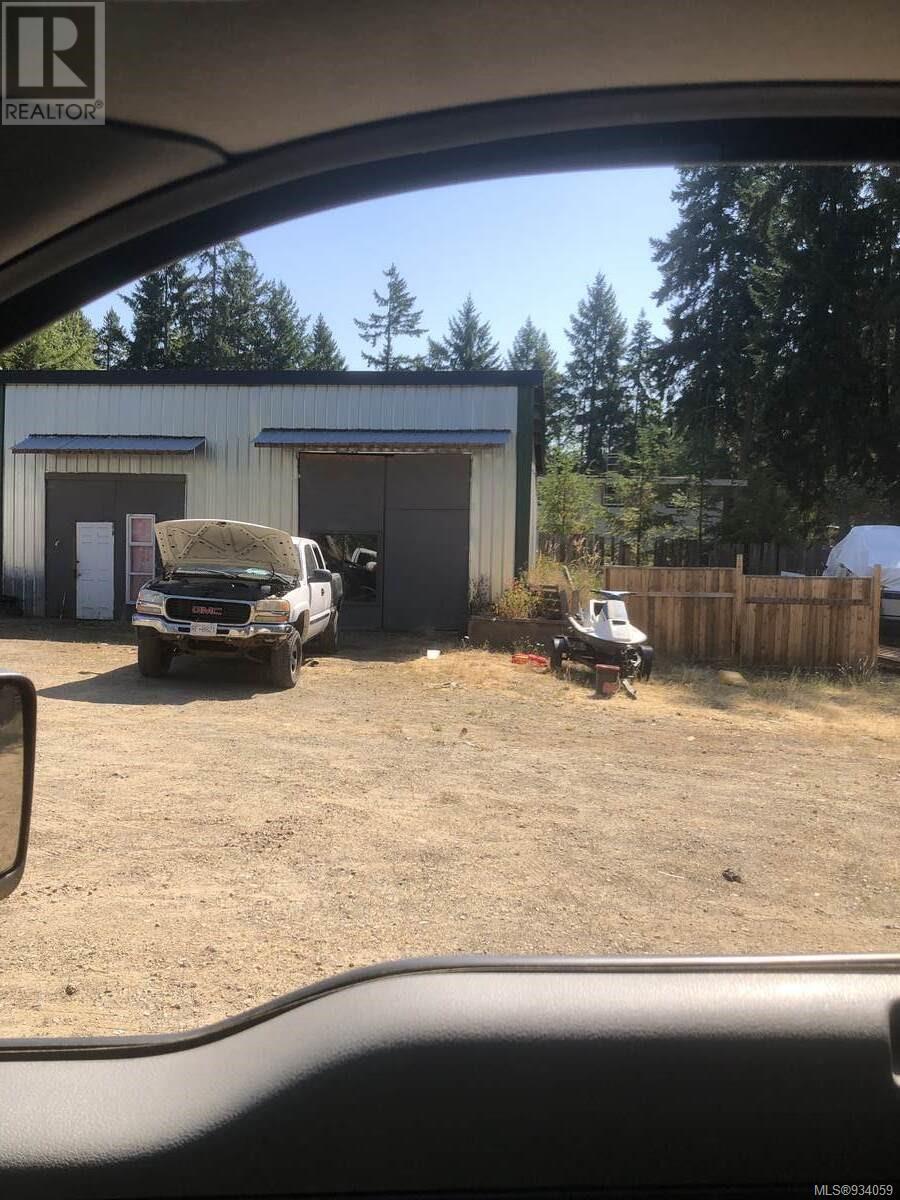 1586 McKibbon Rd N - 54