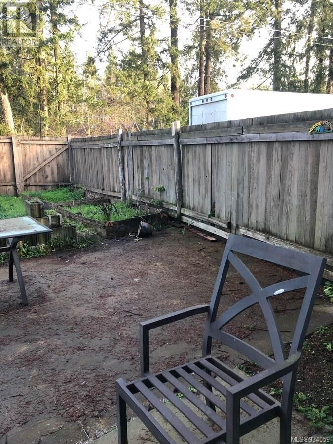 Photo 10 of 1586 Mckibbon Rd N, Errington BC