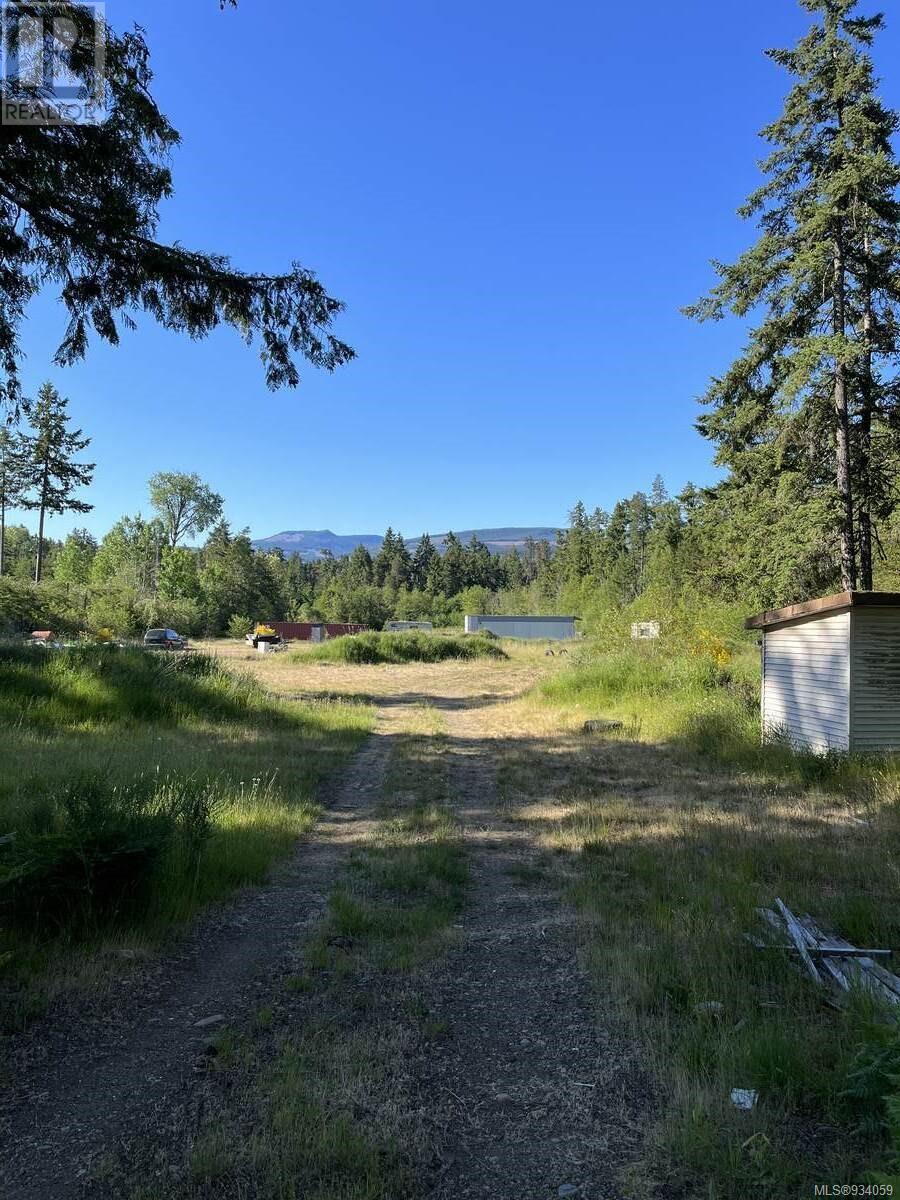 Photo 57 of 1586 Mckibbon Rd N, Errington BC
