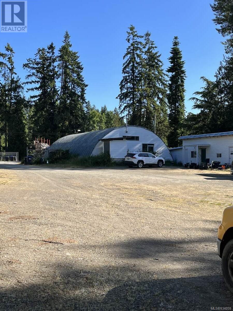 1586 McKibbon Rd N - 39