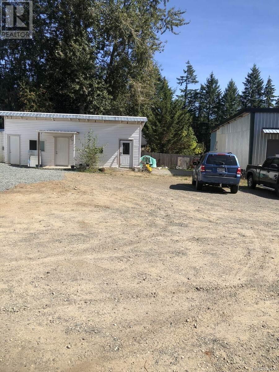 Photo 43 of 1586 Mckibbon Rd N, Errington BC