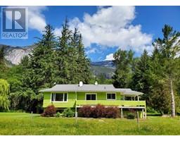 1690 MACKENZIE 20 HIGHWAY, Bella Coola