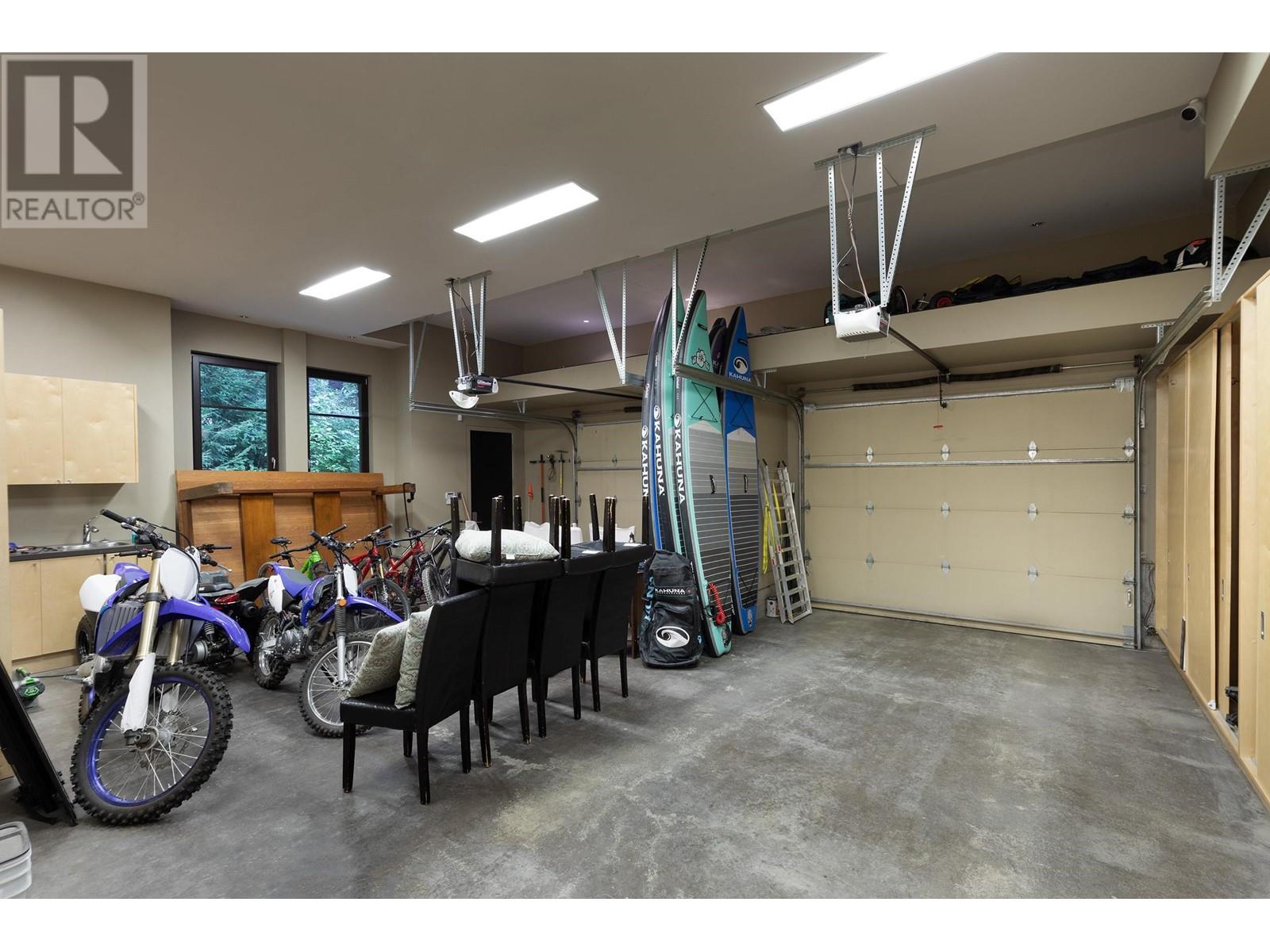 6483 BALSAM WAY, Whistler real estate listing R2814491