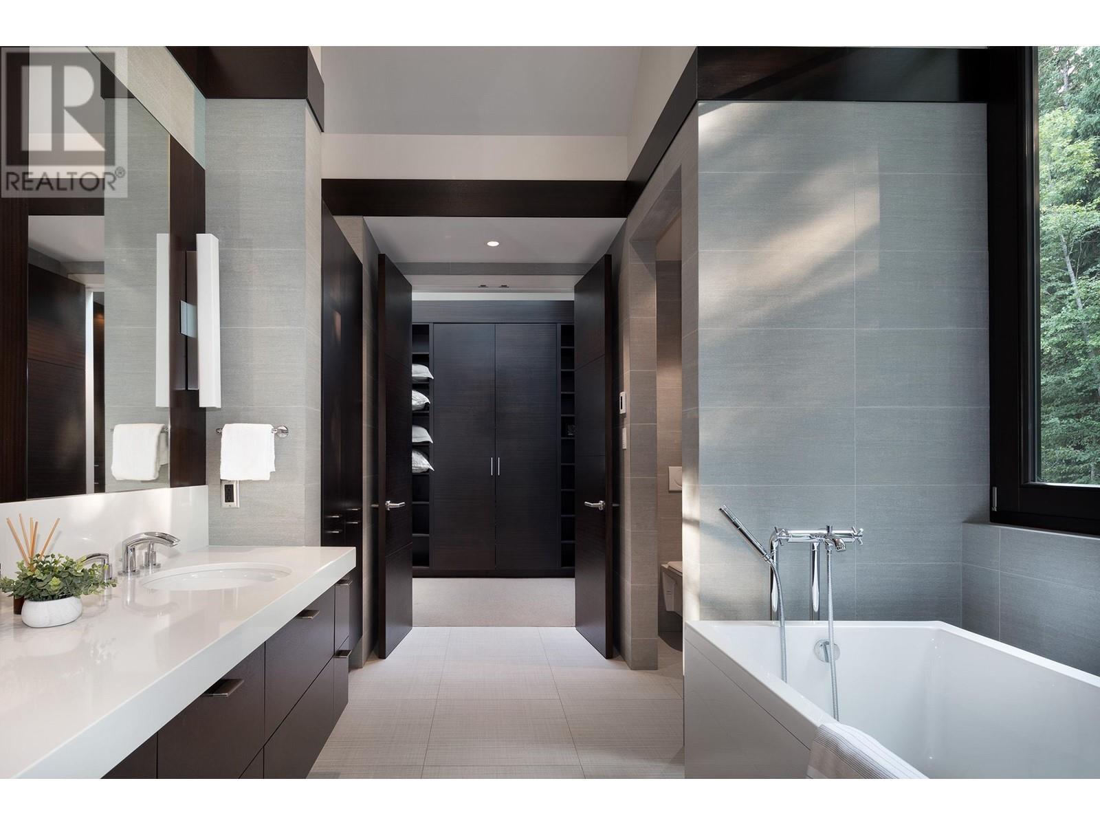 6483 BALSAM WAY, Whistler real estate listing R2814491