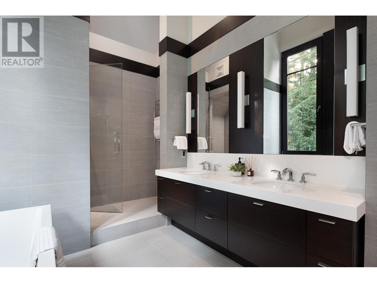 6483 BALSAM WAY, Whistler real estate listing R2814491