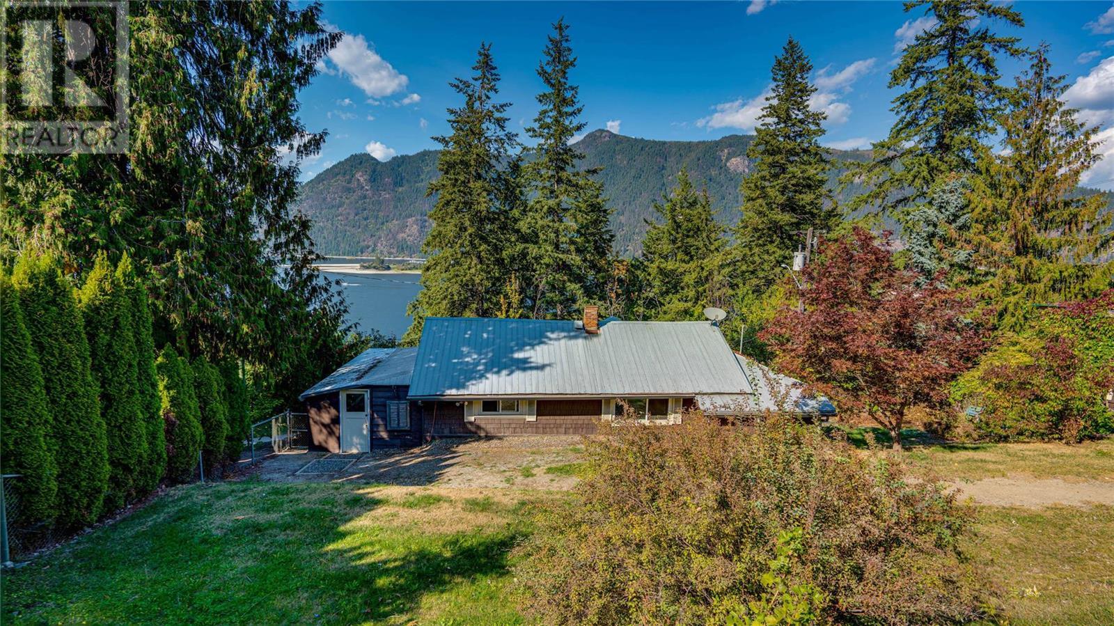  5 Old Sicamous Road, Sicamous
