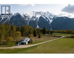 1691 HIGHWAY 99, Pemberton