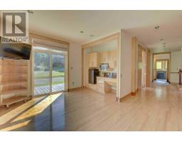 2247 Boom Siding Road thumbnail 10