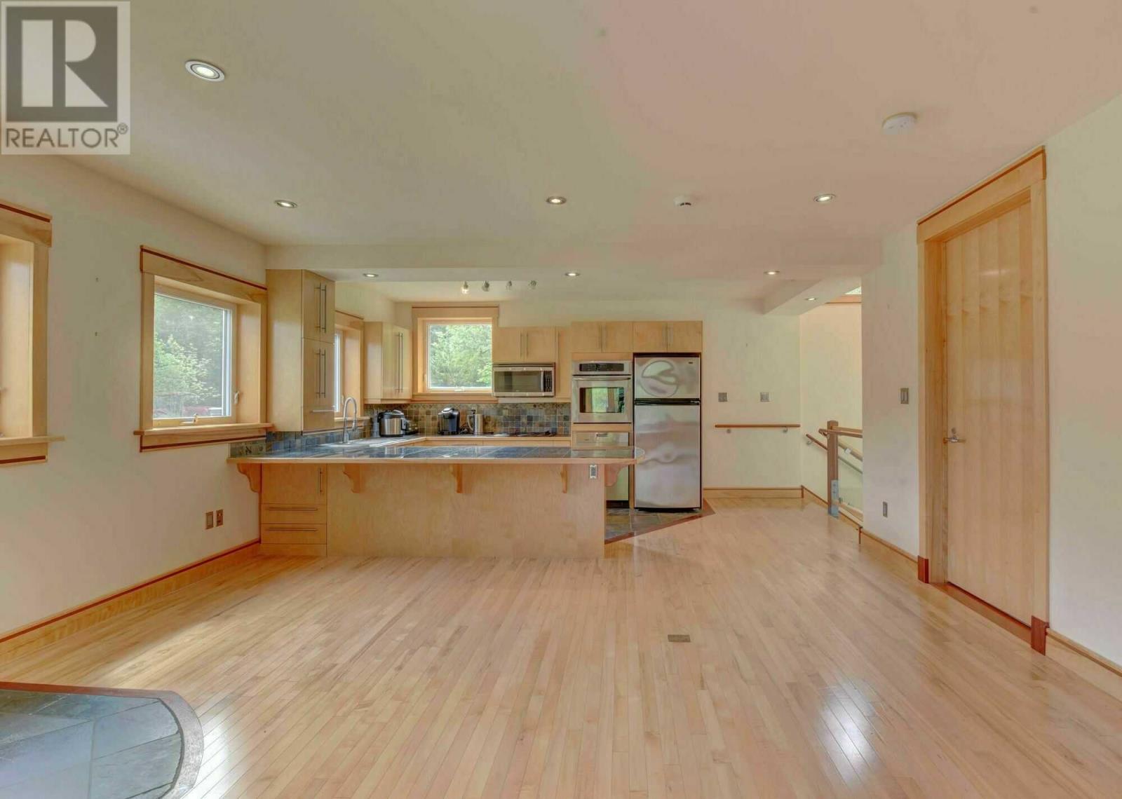 2247 Boom Siding Road - Image 4