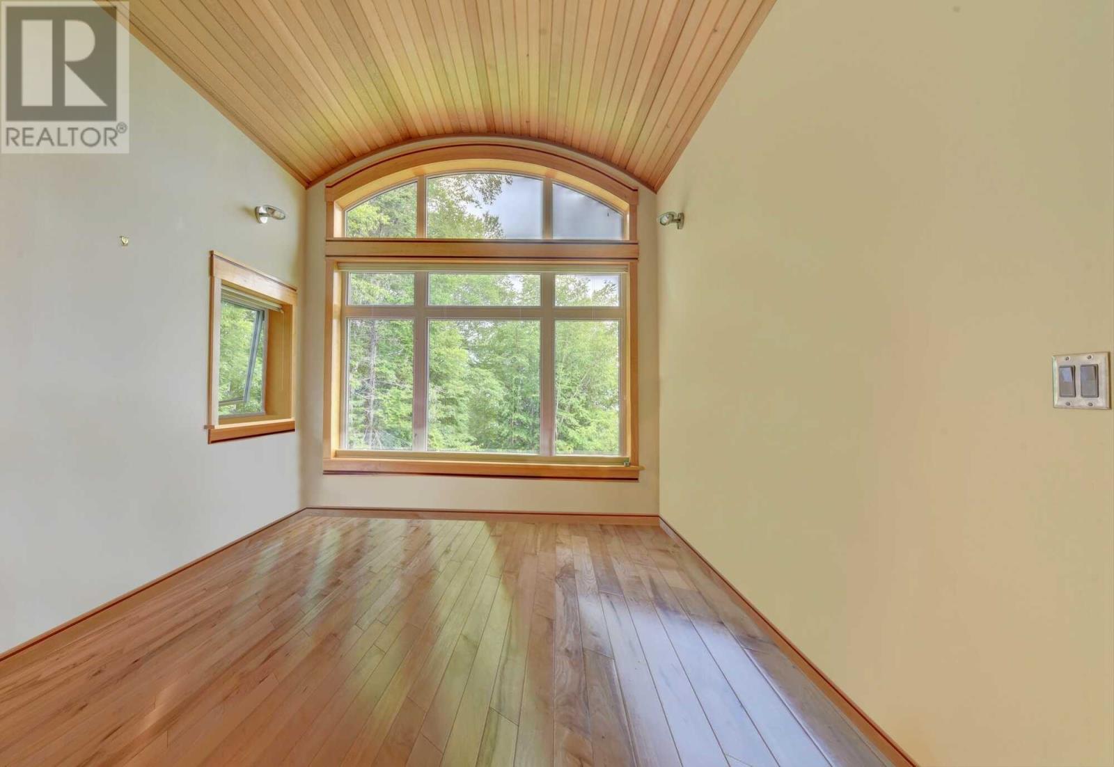 2247 Boom Siding Road - Image 5