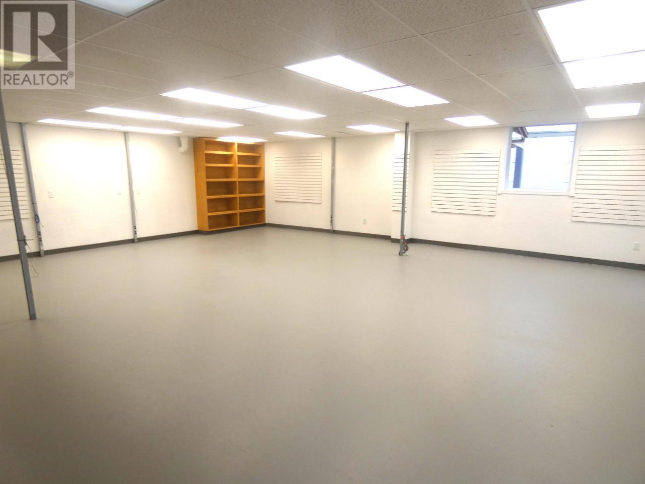 5001 50 Avenue, Pouce Coupe
