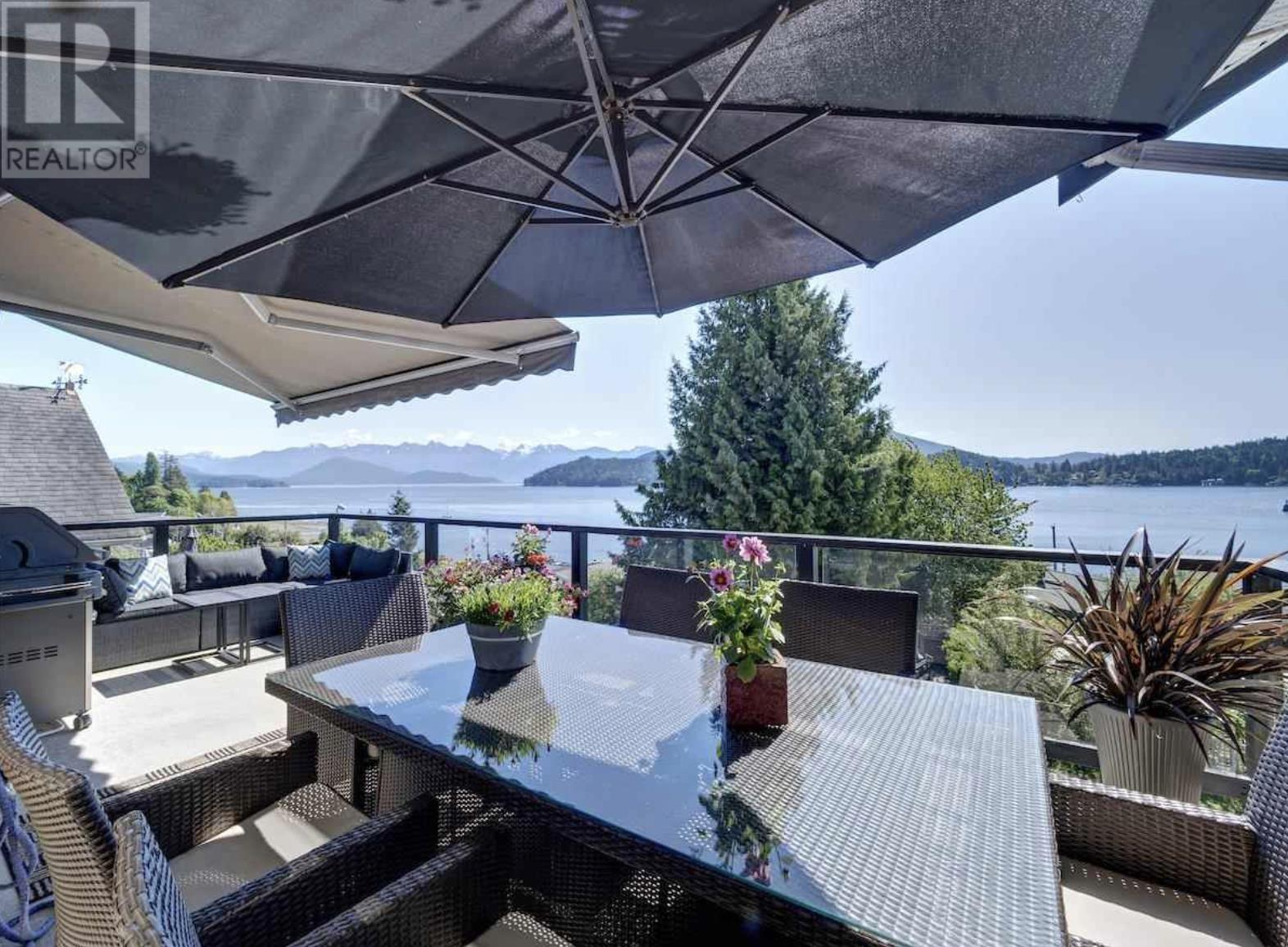 556 SEAVIEW ROAD, Gibsons