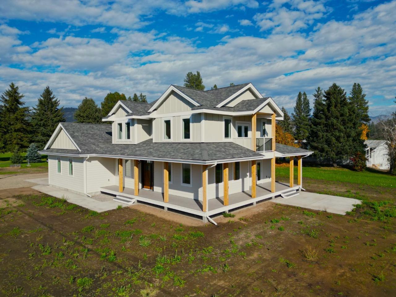 4920 Riverside Avenue, Grand Forks