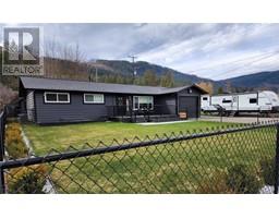 2290 Park Avenue, Lumby