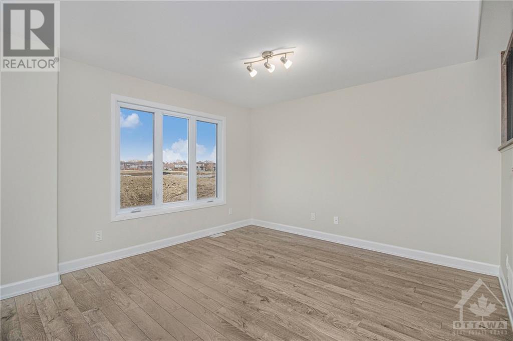 Photo 3 of 1207 Montblanc Crescent, Russell ON