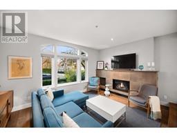 1915 Templeton Drive, Vancouver, BC V5N4V9 Photo 4