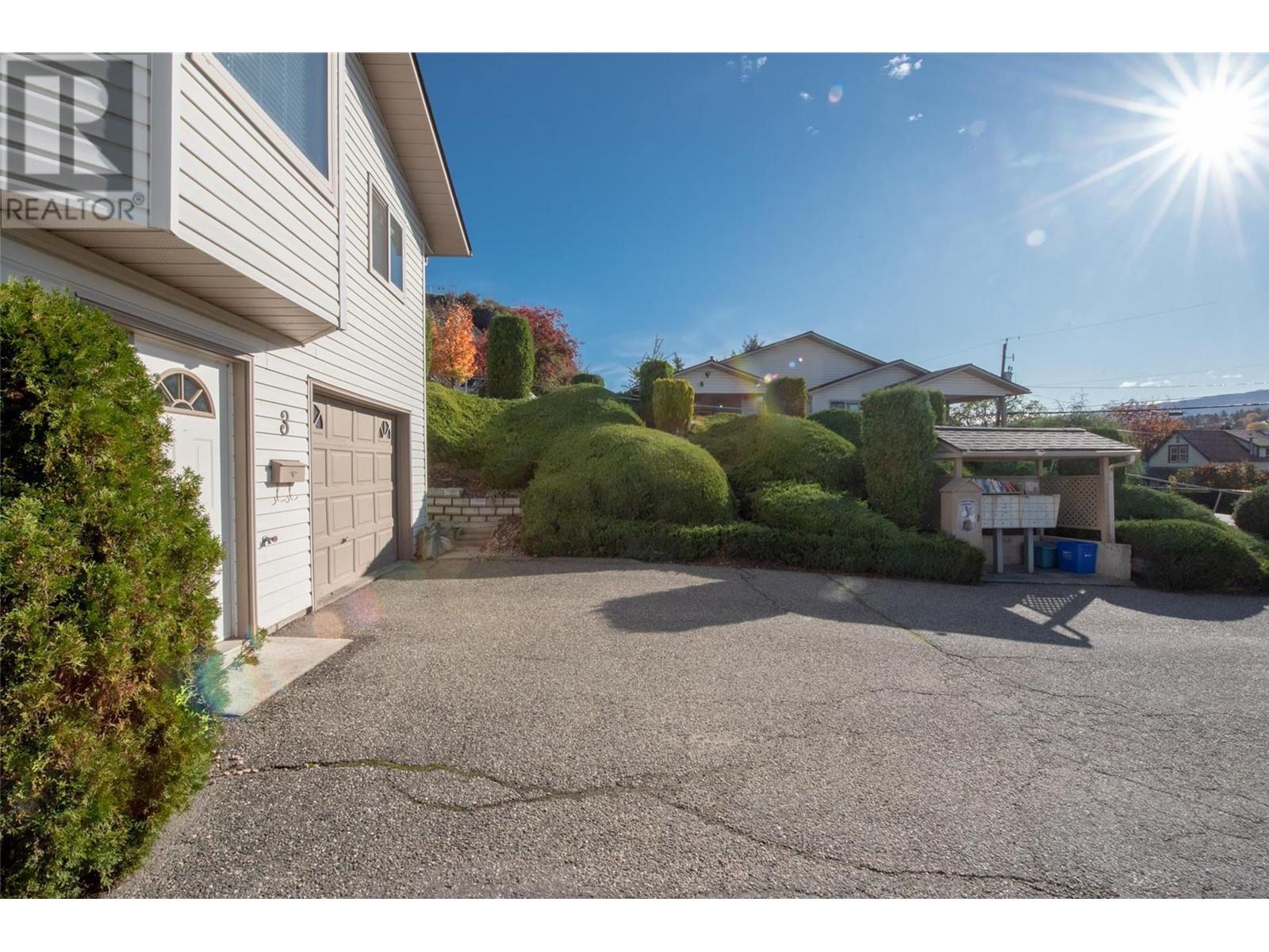 3 4303 27th Avenue, Vernon