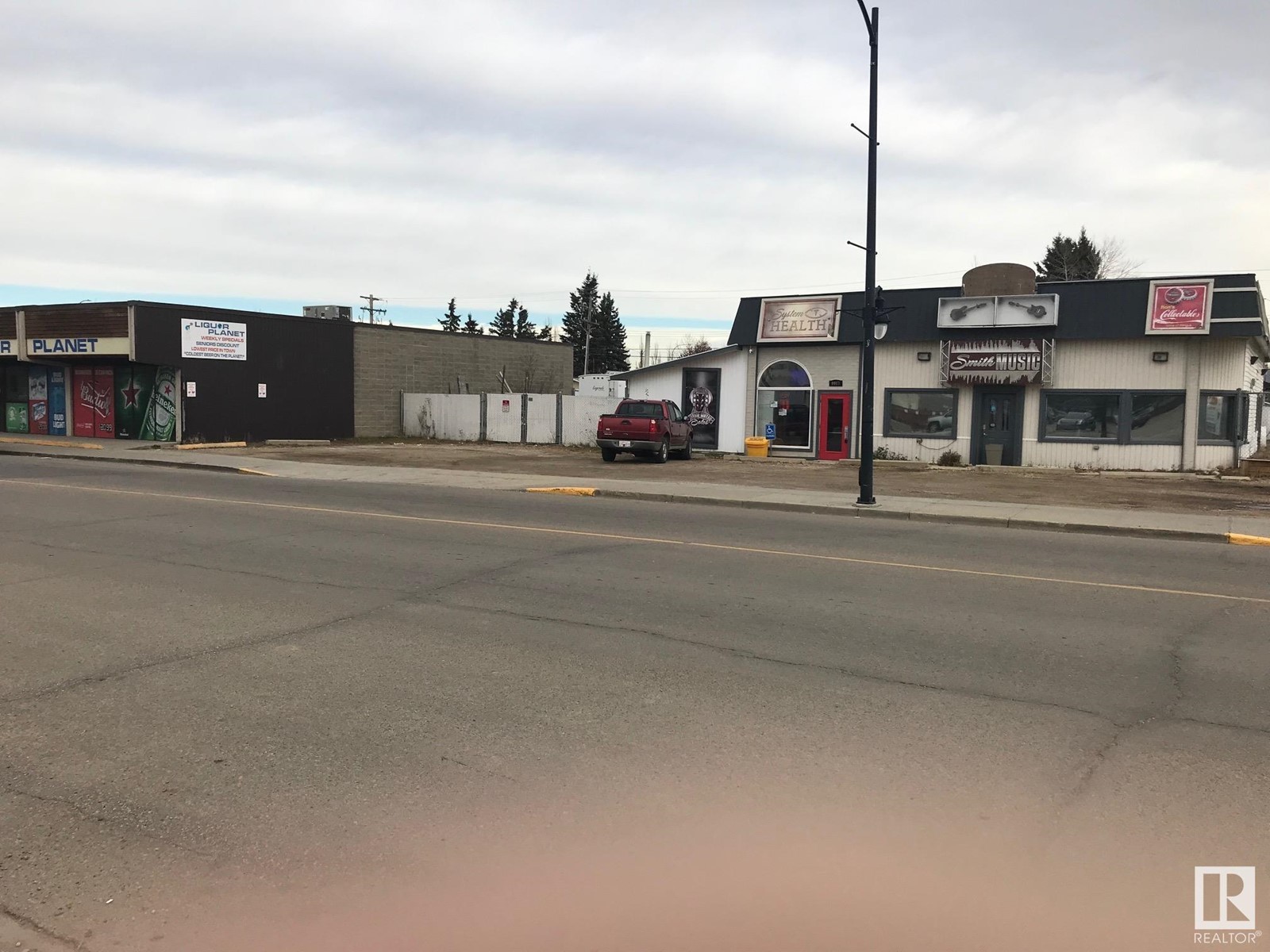 Commercial For Sale | 9913 9915 100 St | Morinville | T8R1R4