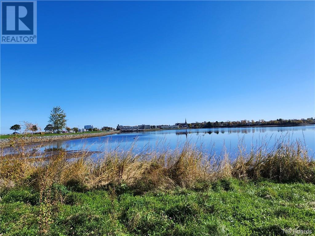 743 O'Neil, Bathurst, NB E2A 2L2