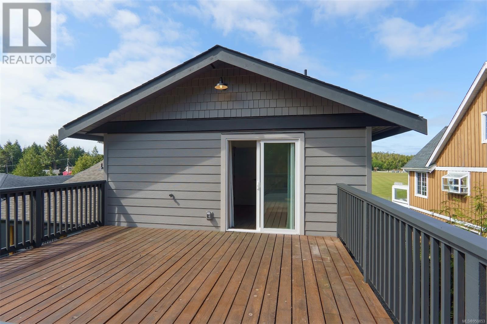 374 Pacific Cres, Ucluelet