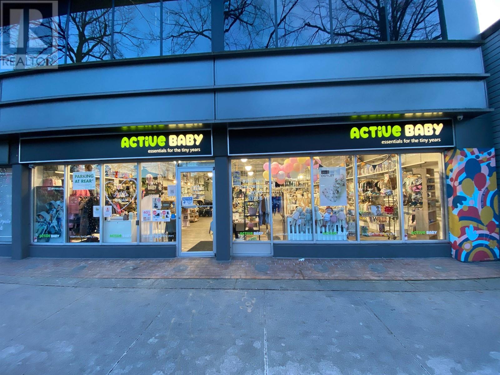 2918 W Broadway, Vancouver