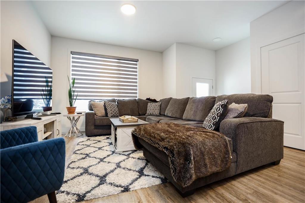 Photo 3 of 447 Marjorie Street, Winnipeg MB
