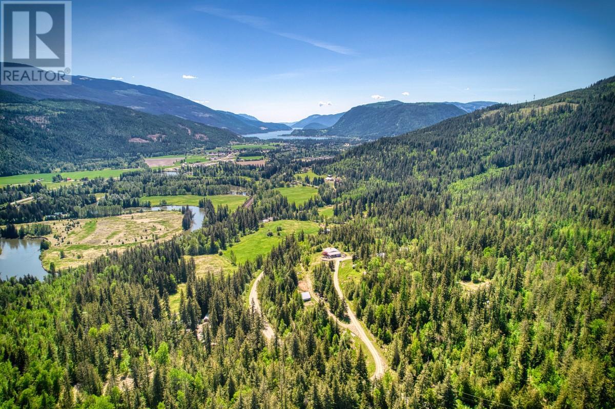  2495 Samuelson Road, Sicamous