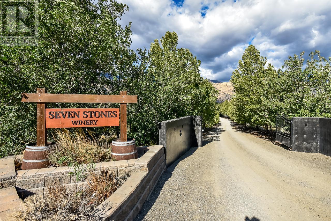 1143 HWY 3, Cawston