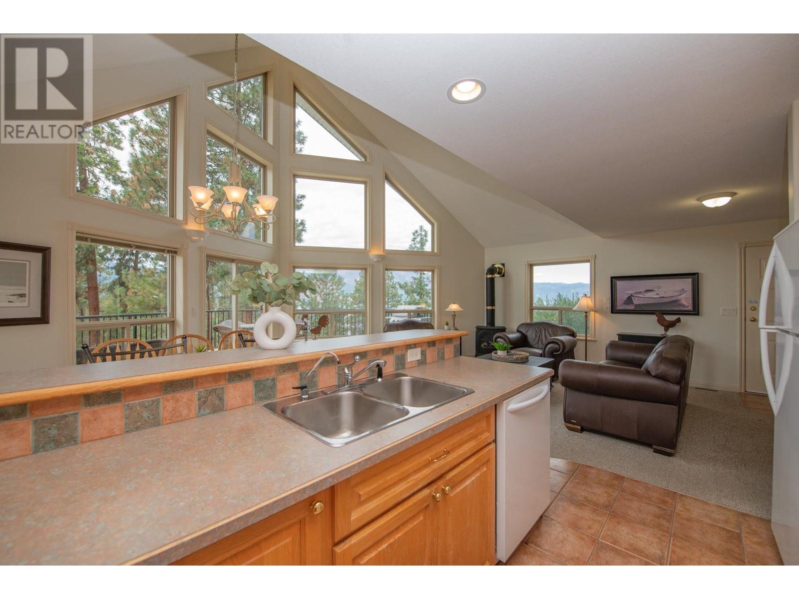  16490 Commonage Road, Lake Country