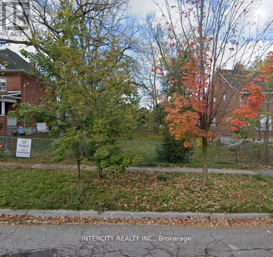 Vacant Land For Sale | 39 Roseview Ave | Richmond Hill | L4C1C7