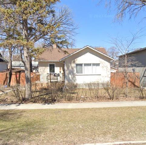 2 Bedroom Residential Home For Sale | 21 Crystal Avenue | Winnipeg | R2M0P7