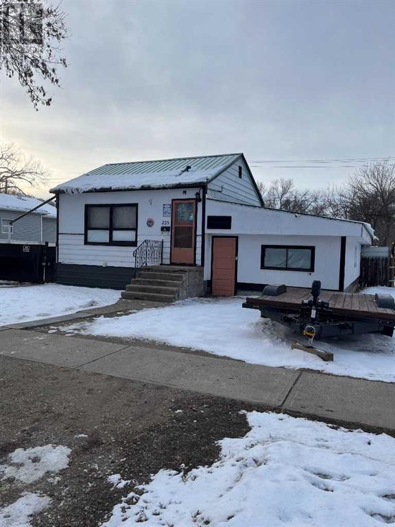 1 Bedroom Residential Home For Sale | 235 3 Street Nw | Medicine Hat | T1A6K8
