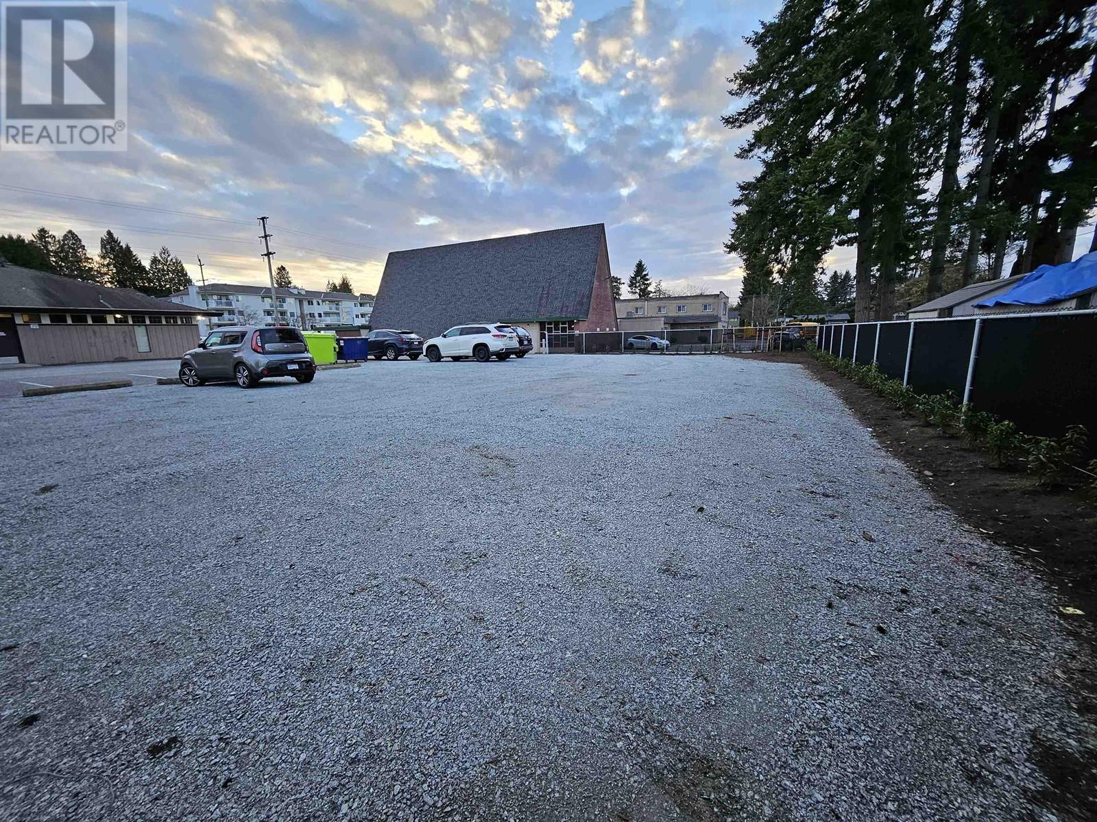 Photo 3 of 12035 222 Street, Maple Ridge BC