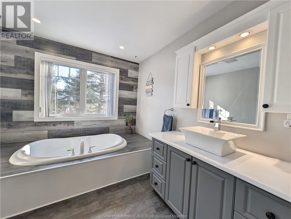 98 Pnte a Pascal, PontLafrance, NB E1X 4L4 MLSM157454