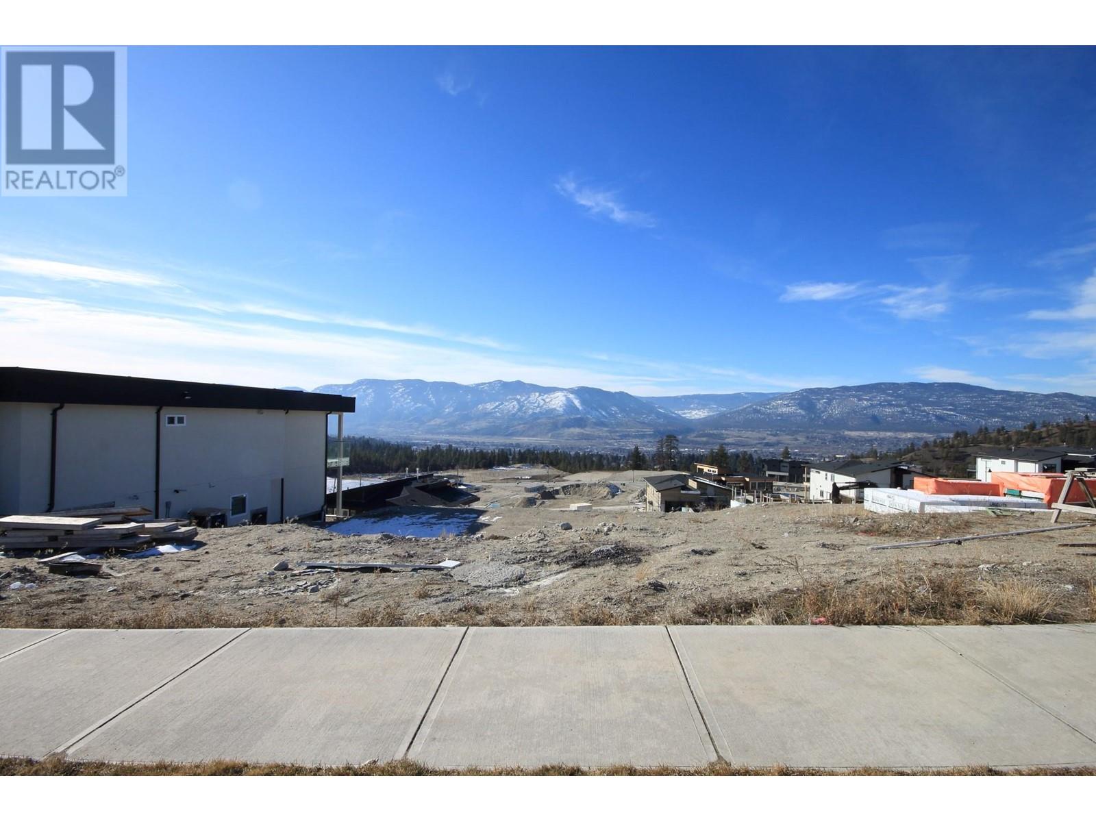  1099 ELK Street, Penticton