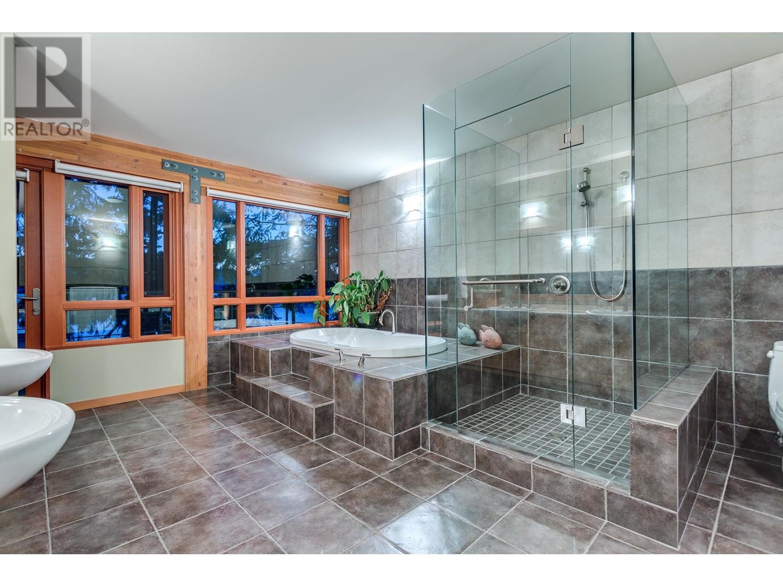 5363 KEW CLIFF ROAD, West Vancouver real estate listing R2851195