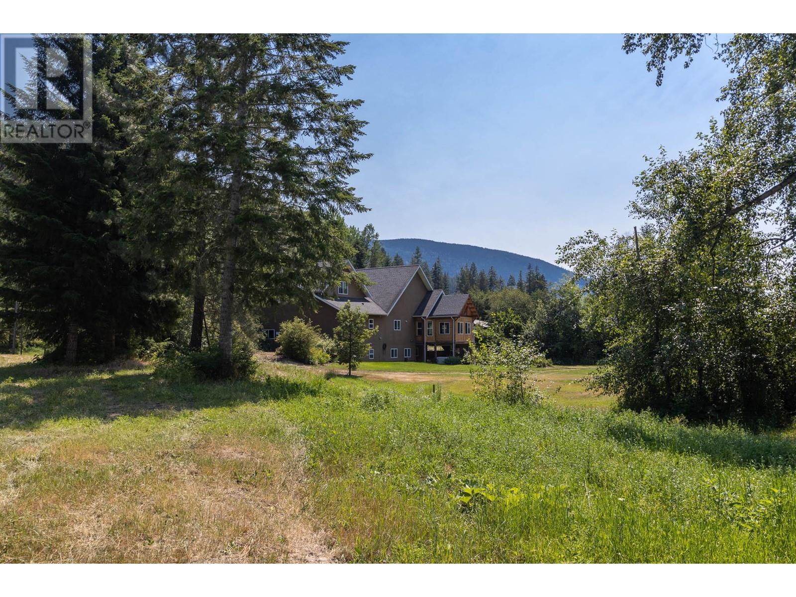 841 Salmon River Road, Salmon Arm