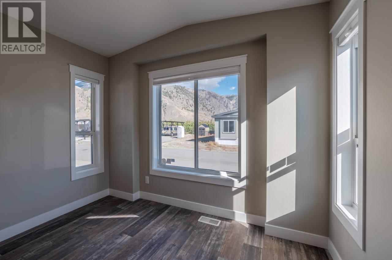 3 1118 MIDDLE BENCH Road, Keremeos