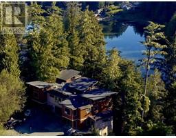 12 203 Boardwalk Blvd, Ucluelet